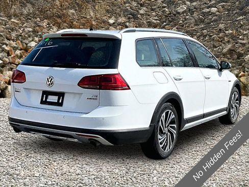Used 2017 Volkswagen Golf Alltrack SE AWD/4WD image 2