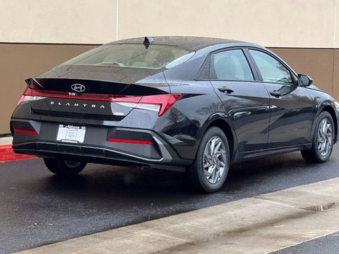 New 2026 Hyundai Elantra Blue image 5