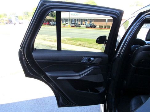 Used 2020 BMW X5 M50i w/ Premium Package image 39