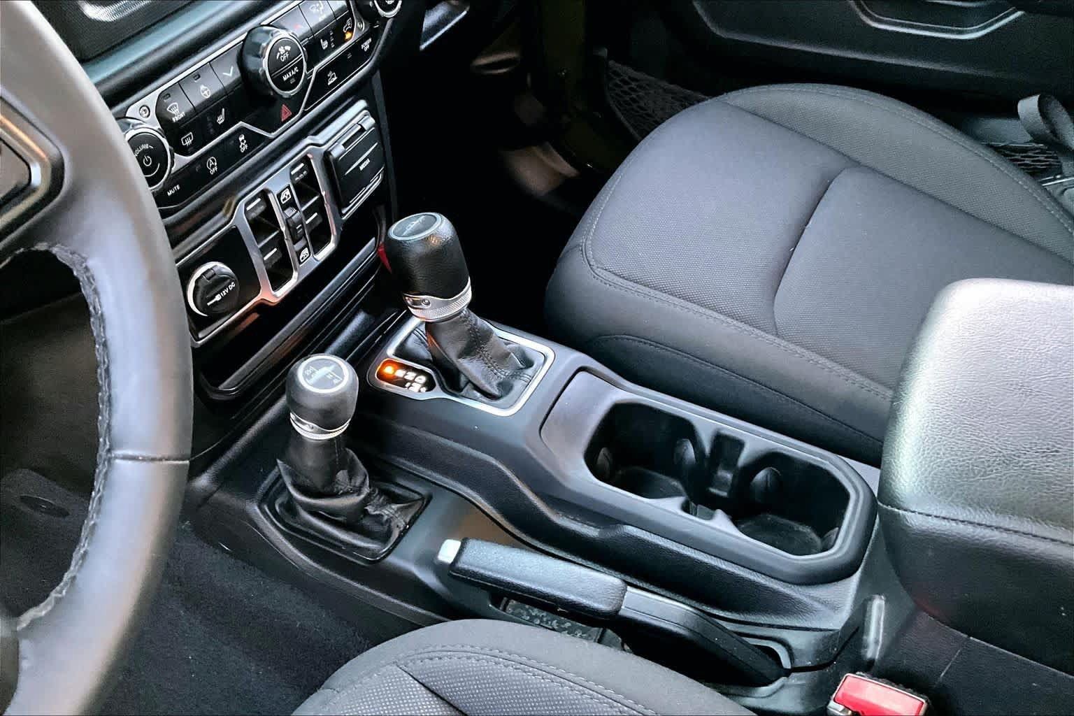 Used 2022 Jeep Gladiator Sport AWD/4WD image 14