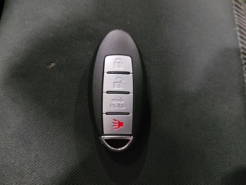 Used 2020 Nissan Versa SV image 32