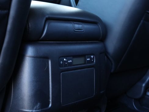 Used 2024 Nissan Armada SV image 12