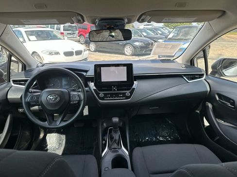 Used 2024 Toyota Corolla LE FWD image 2