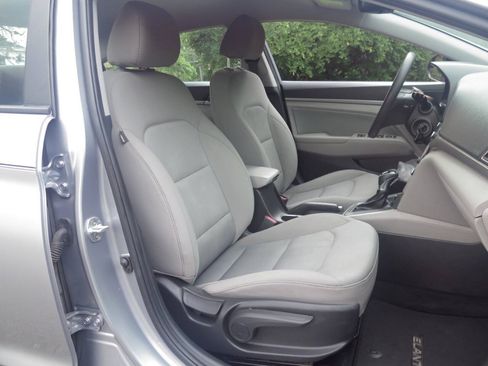 Used 2017 Hyundai Elantra SE FWD image 15