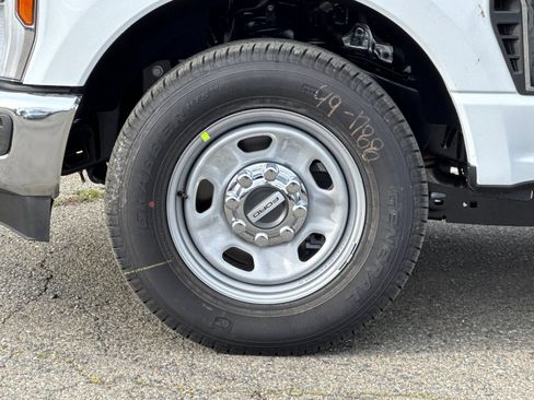 New 2026 Ford F350 XL w/ XL Chrome Package image 27