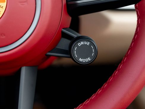 Used 2021 Porsche 911 Targa 4S Heritage Design image 22