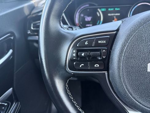 Used 2022 Kia Niro EX FWD image 16