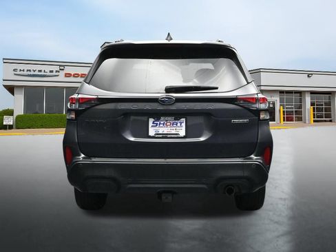 Used 2025 Subaru Forester Touring AWD/4WD image 4