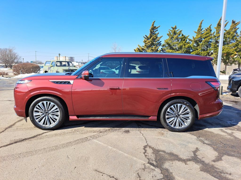 Used 2025 INFINITI QX80 Sensory AWD/4WD image 2