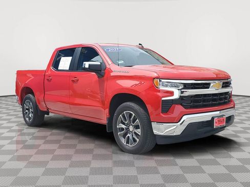 Used 2025 Chevrolet Silverado 1500 LT w/ Convenience Package II image 2