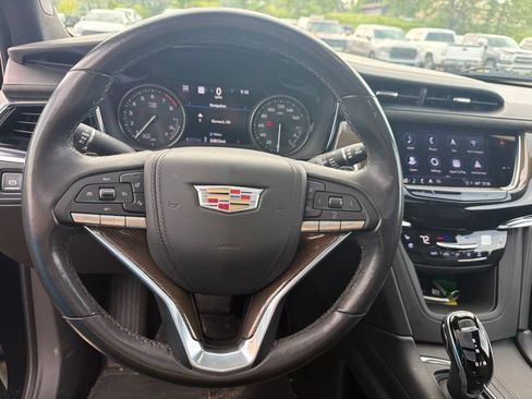 Used 2022 Cadillac XT6 Premium Luxury w/ Platinum Package AWD/4WD image 9