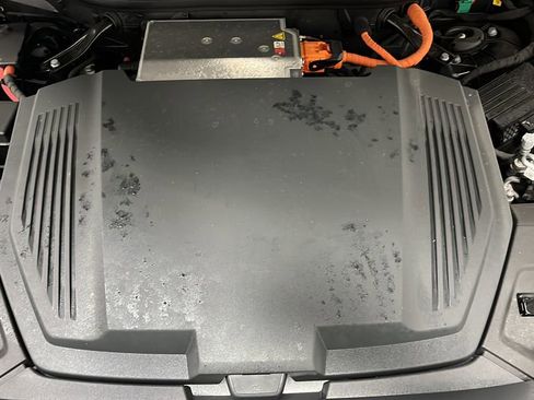 Used 2022 Audi e-tron Premium w/ Towing Package image 34