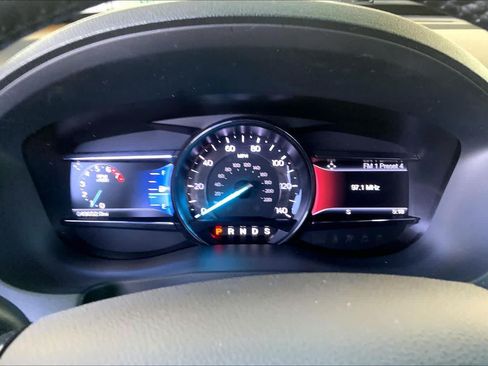 Used 2017 Ford Explorer XLT w/ Equipment Group 202A FWD image 25