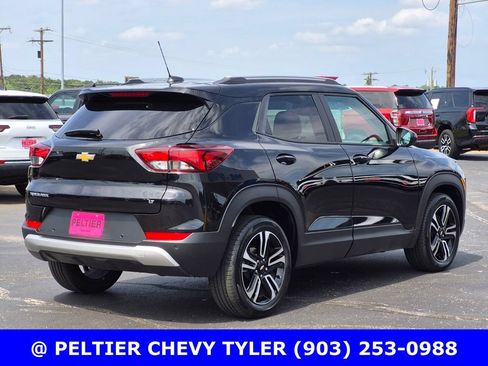 Used 2025 Chevrolet TrailBlazer LT w/ Convenience Package FWD image 6