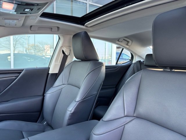 Used 2024 Lexus ES 350 w/ Premium Package FWD image 26
