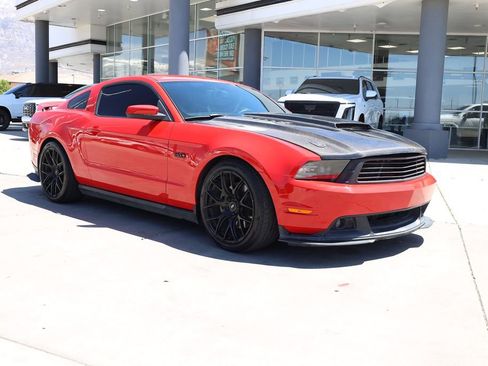 Used 2012 Ford Mustang GT RWD image 8