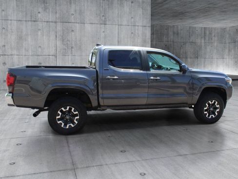 Used 2020 Toyota Tacoma SR5 RWD image 7