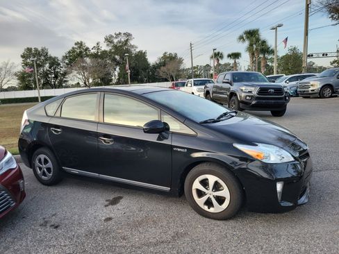 Used 2014 Toyota Prius Three image 9