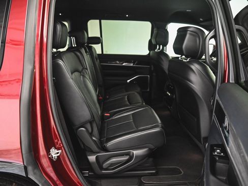 Used 2022 Jeep Wagoneer Series III image 31