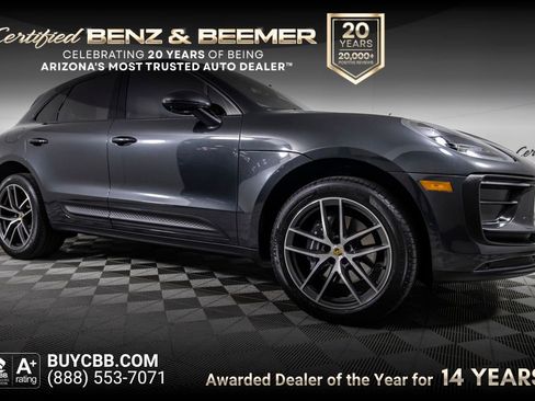 Used 2025 Porsche Macan AWD/4WD image 1