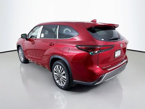 New 2026 Toyota Highlander Platinum AWD/4WD image 5