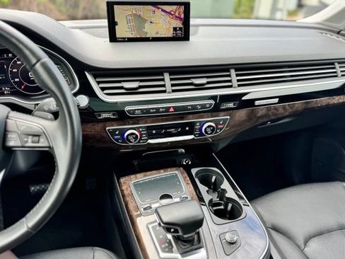 Used 2018 Audi Q7 3.0T Prestige AWD/4WD image 38