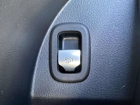 Used 2024 Mercedes-Benz GLC 300 4MATIC image 20