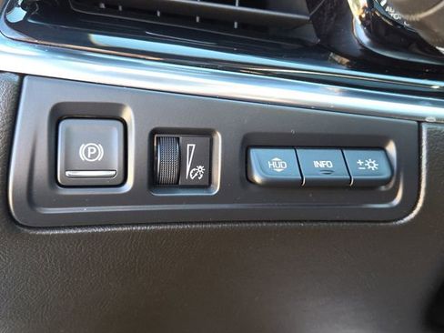 Used 2023 Cadillac XT6 Premium Luxury w/ Technology Package FWD image 26