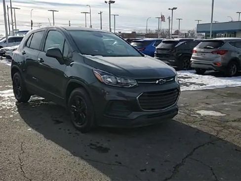Certified 2019 Chevrolet Trax LS w/ Tint and Cruise Package image 9