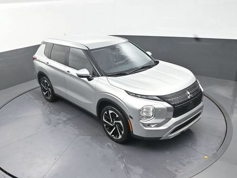 Used 2024 Mitsubishi Outlander SE AWD/4WD image 23