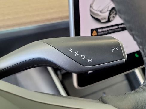 Used 2021 Tesla Model Y Long Range AWD/4WD image 19