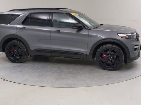 Used 2021 Ford Explorer ST w/ ST Street Pack image 14