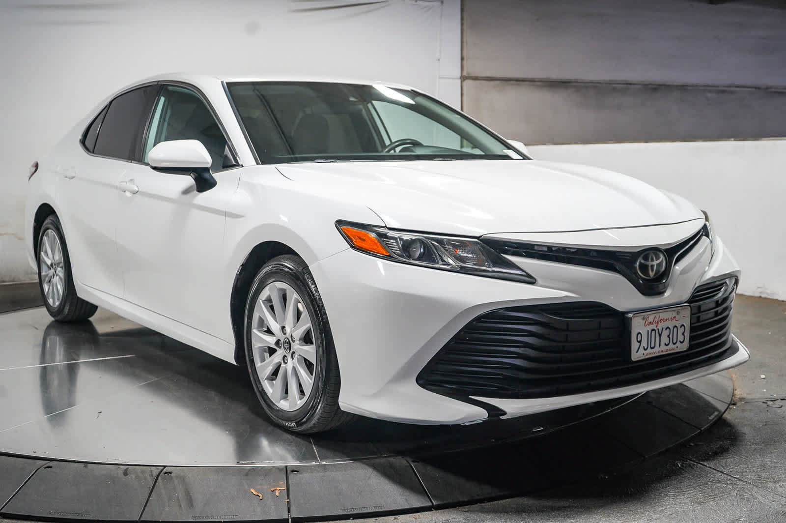 Certified 2020 Toyota Camry LE FWD image 3