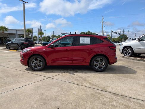 Used 2024 Ford Escape ST-Line w/ Cold Weather Package FWD image 6