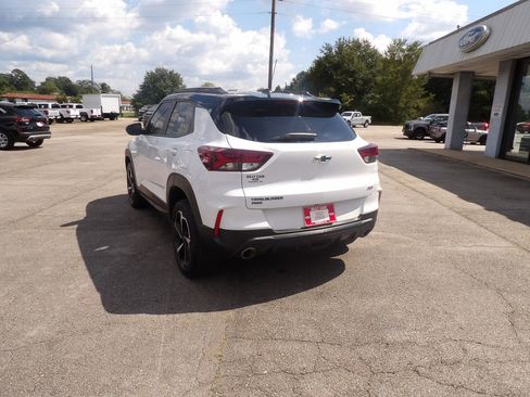 Used 2023 Chevrolet TrailBlazer RS w/ Sun and Liftgate Package image 5