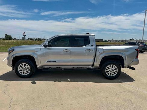Used 2024 Toyota Tacoma SR5 AWD/4WD image 6