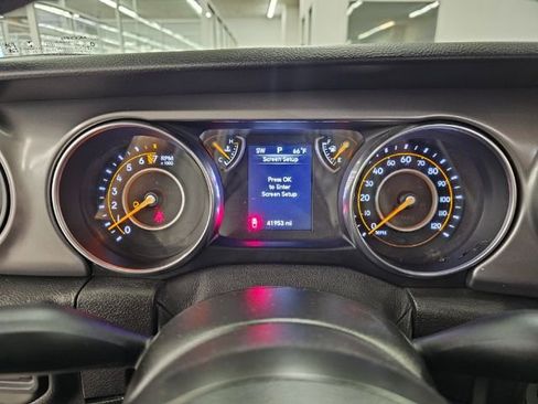 Used 2021 Jeep Gladiator Sport image 13