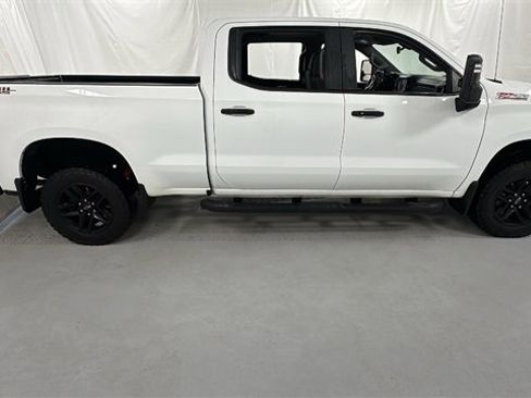 Used 2020 Chevrolet Silverado 1500 LT Trail Boss image 2