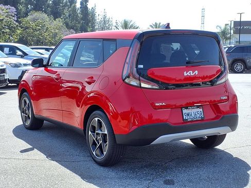 Certified 2024 Kia Soul EX FWD image 3
