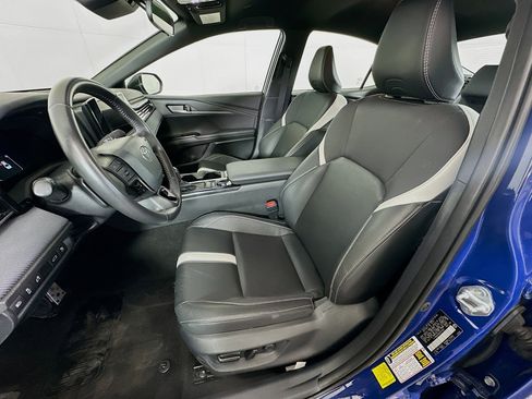 Used 2025 Toyota Camry SE FWD image 13