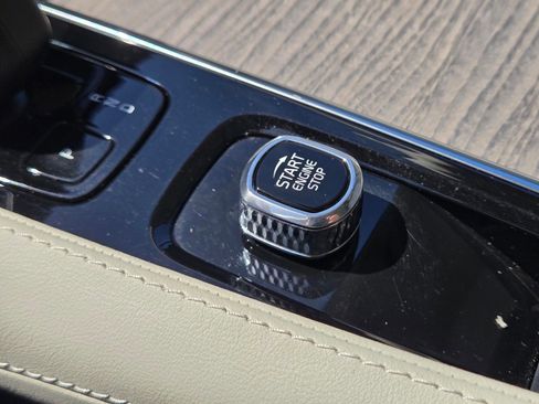 Used 2024 Volvo XC90 T8 Plus w/ Protection Package Premier image 20