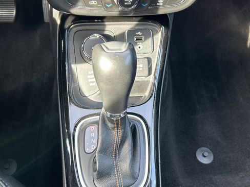Used 2018 Jeep Compass Limited w/ Navigation Group AWD/4WD image 19