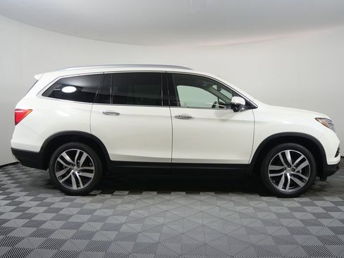 Used 2017 Honda Pilot Touring image 2
