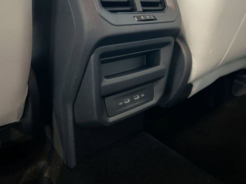 New 2026 Volkswagen Taos SE image 31