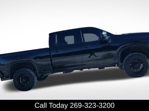 Used 2024 Chevrolet Silverado 2500 High Country w/ Technology Package image 7
