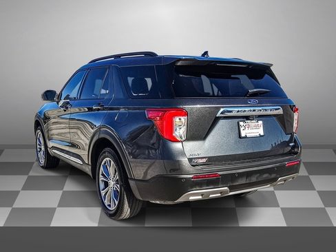 Used 2020 Ford Explorer XLT w/ Equipment Group 202A image 4