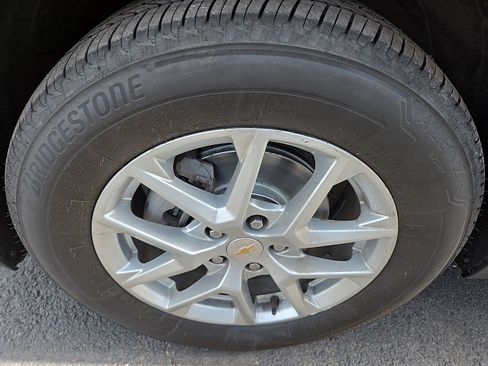 Used 2024 Chevrolet Equinox LT image 12