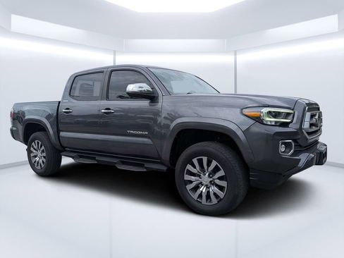 Used 2022 Toyota Tacoma Limited AWD/4WD image 1
