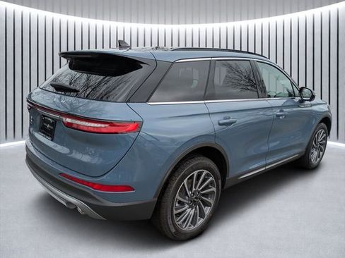 New 2026 Lincoln Corsair Reserve image 3