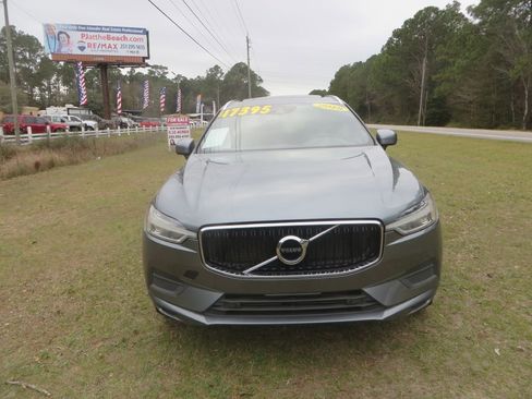 Used 2018 Volvo XC60 T6 Momentum w/ Convenience Package image 3